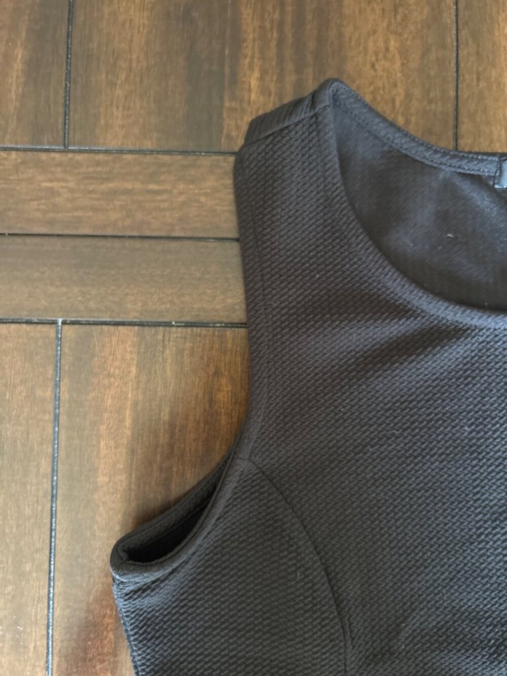 Romeo + Juliet Couture Black Textured Sleeveless Bodycon Dress M Gold Grommet - Picture 8 of 11